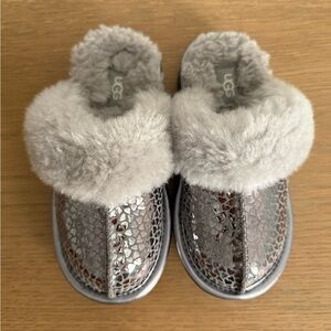BRAND NEW! Kids Ugg Slippers